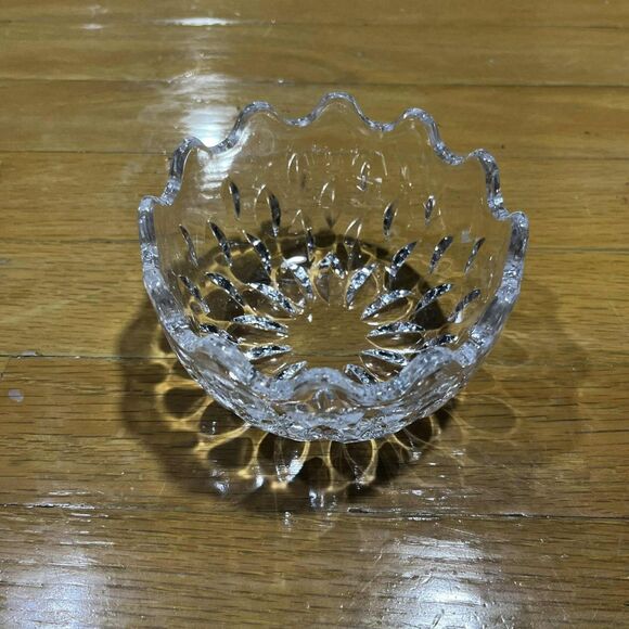 Vintage Crystal Candy Dish Scalloped Rim 4.5" Excellent Used Condition - Picture 1 of 4